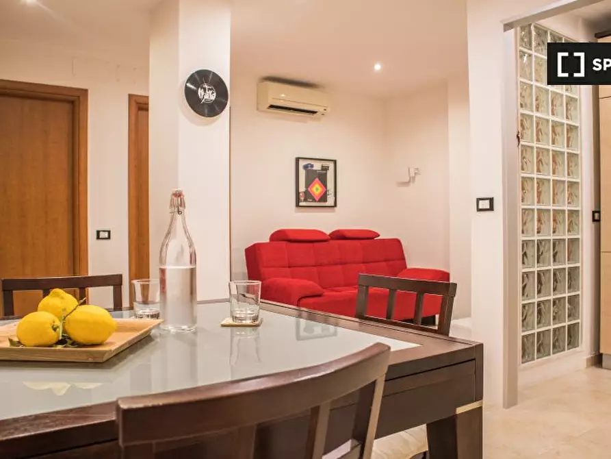 Immagine 6 di Camera condivisa in affitto  in Via Baldo degli Ubaldi a Roma