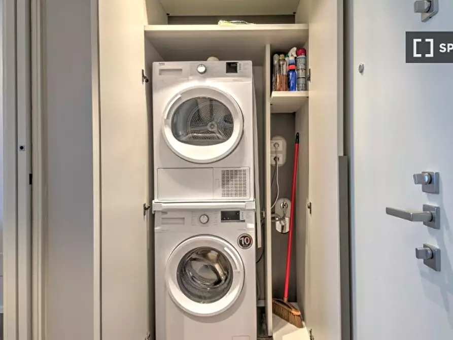 Immagine 15 di Ufficio in affitto  in Viale Vittorio Veneto a Milano