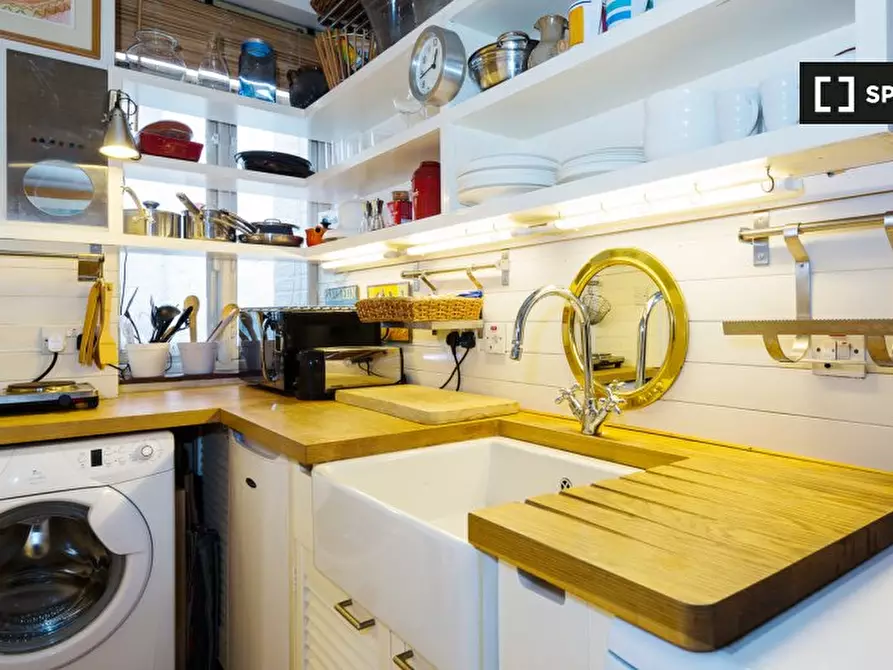 Immagine 3 di Appartamento in affitto  in Ennismore Gardens Mews a Kensington