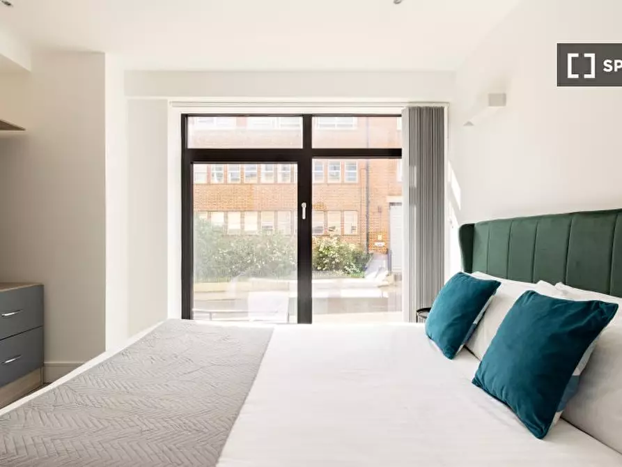 Immagine 3 di Appartamento in affitto  in Harlequin Ave a Hounslow