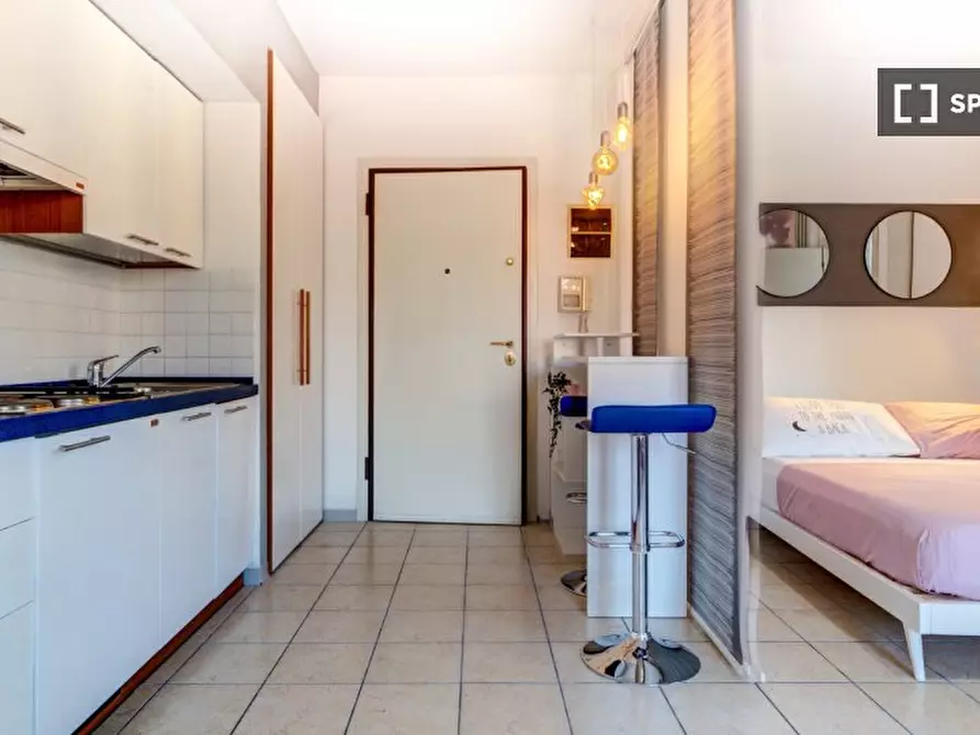 Immagine 3 di Ufficio in affitto  in Via Giuseppe Massarenti a Bologna