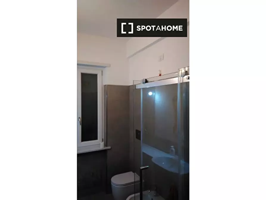 Immagine 7 di Camera condivisa in affitto  in Via Valpolicella a Roma