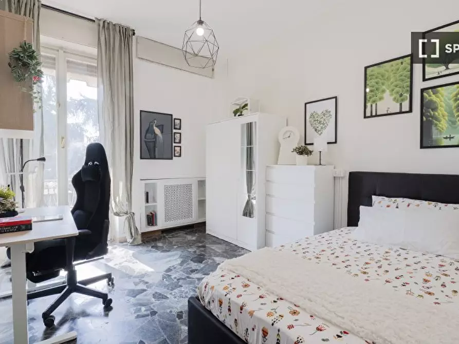 Immagine 1 di Camera condivisa in affitto  in Viale Francesco Restelli a Milano