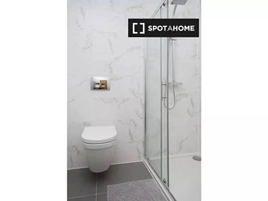 Immagine 2 di Appartamento in affitto  in -661 High Rd a Walthamstow