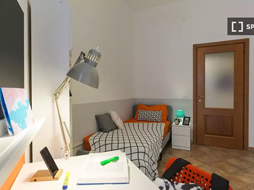 Immagine 5 di Camera condivisa in affitto  in Via Pignasecca n. a Napoli