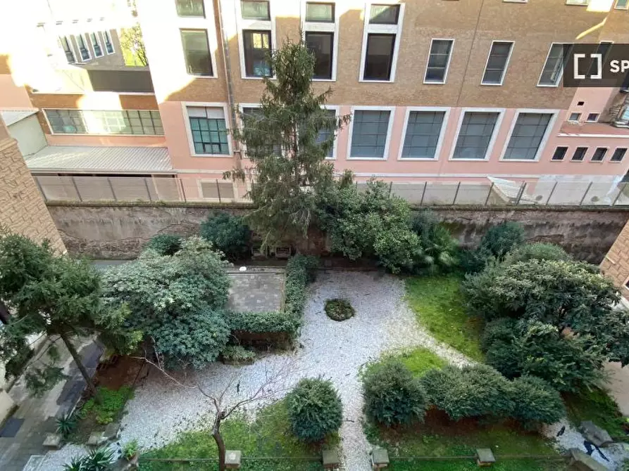 Immagine 10 di Appartamento in affitto  in Via la Spezia a Roma