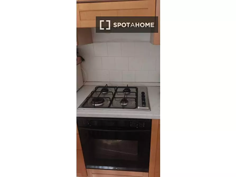 Immagine 11 di Camera condivisa in affitto  in Via Cassia a Roma