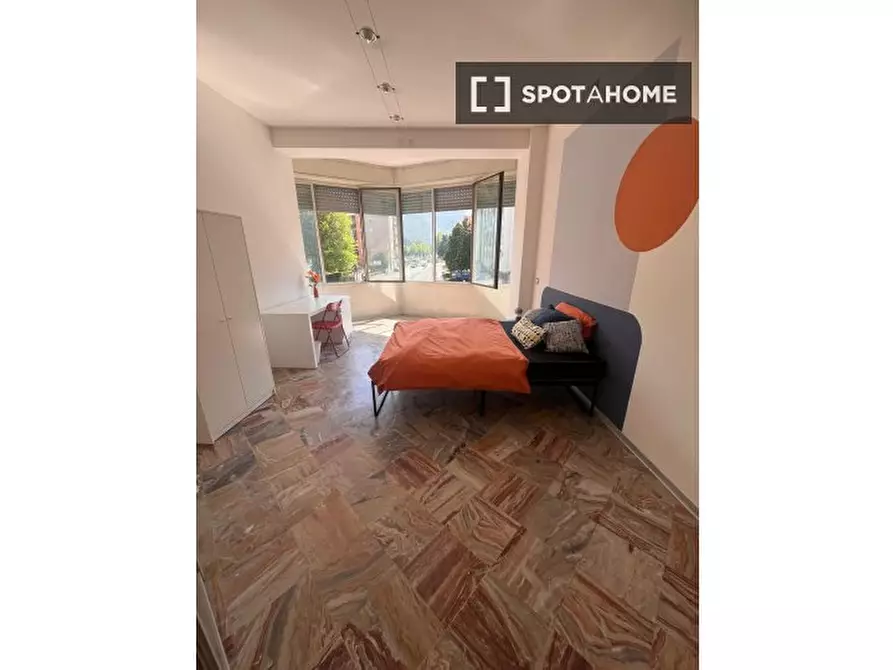 Immagine 11 di Camera condivisa in affitto  in Trento a Brescia