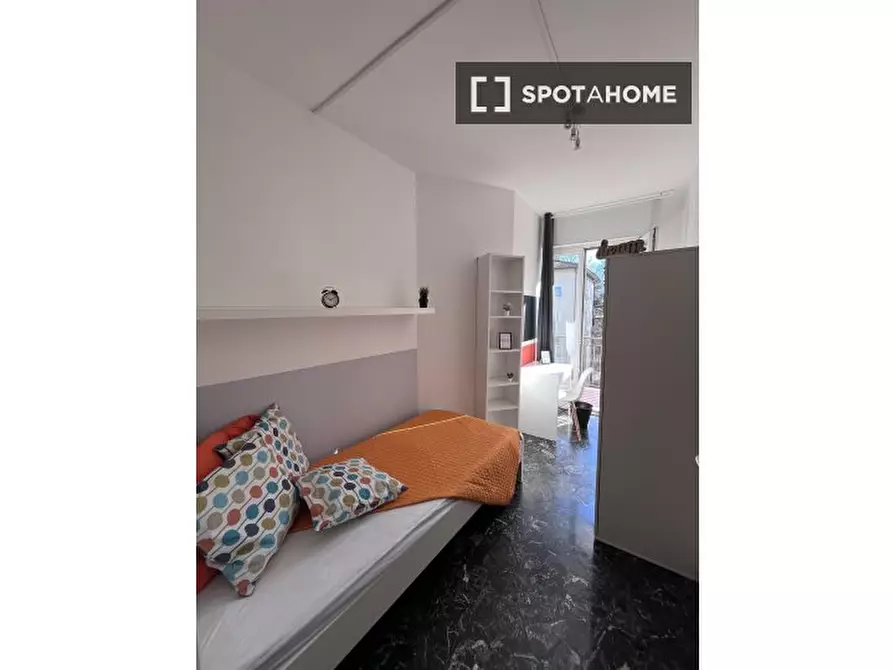 Immagine 2 di Camera condivisa in affitto  in Verona a Trento