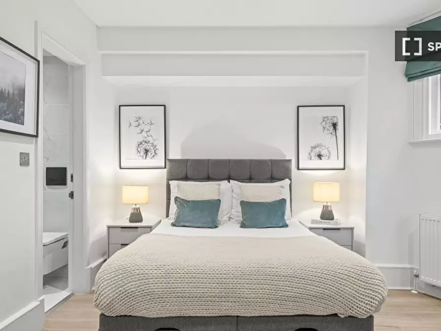 Immagine 1 di Ufficio in affitto  in Flat a Kensington