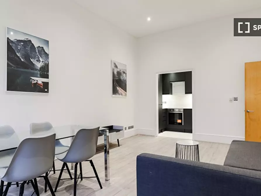 Immagine 17 di Appartamento in affitto  in Trebovir Rd a Kensington