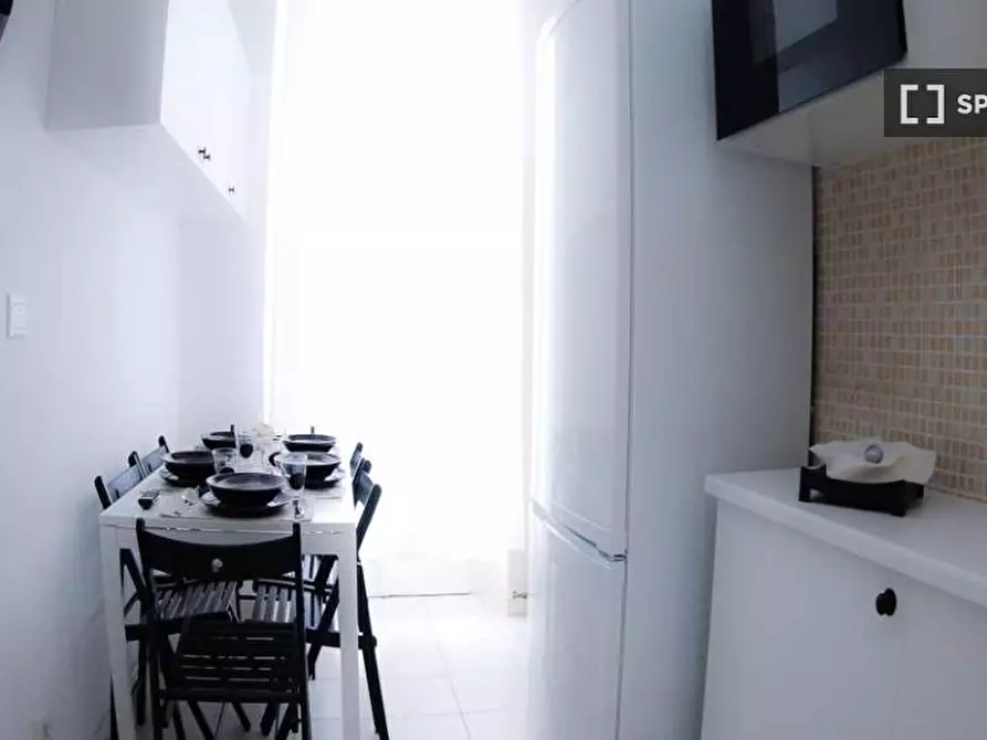 Immagine 4 di Camera condivisa in affitto  in Viale Regina Giovanna a Milano