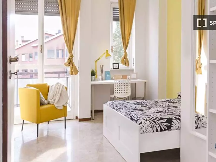 Immagine 4 di Camera condivisa in affitto  in Via Dei Mandorli Milan a Buccinasco