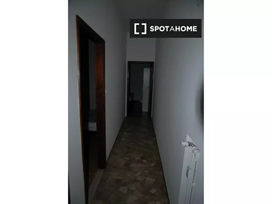 Immagine 9 di Camera condivisa in affitto  in Via Fossolo a Bologna