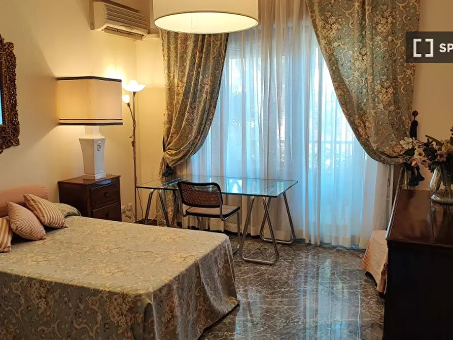 Immagine 3 di Camera condivisa in affitto  in Via della Camilluccia a Roma