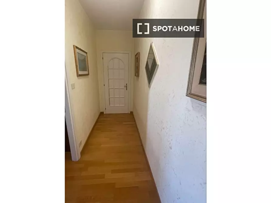 Immagine 12 di Camera condivisa in affitto  in Via Vacuna a Roma