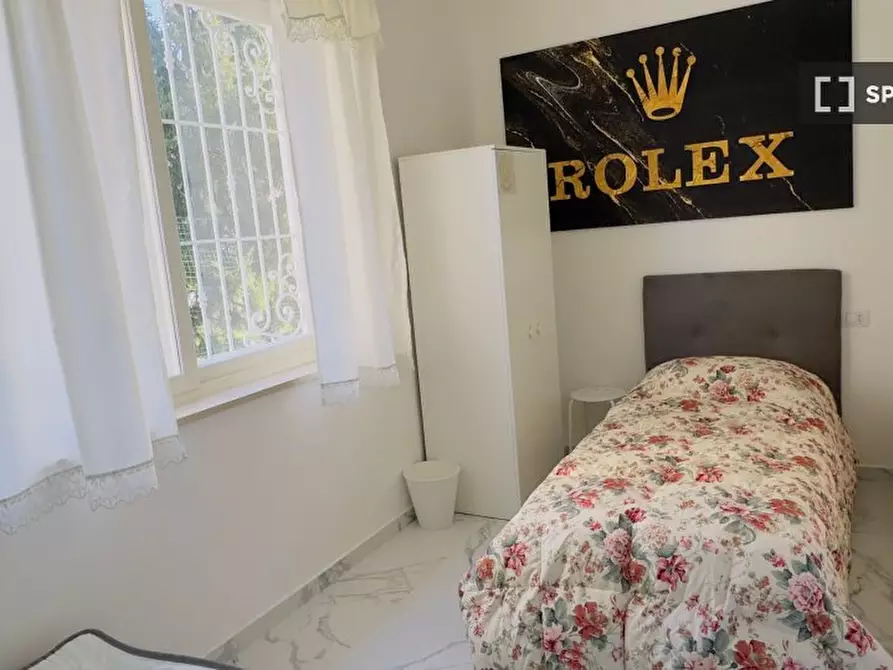 Immagine 2 di Camera condivisa in affitto  in Via Mario Greppi a San Donato Milanese