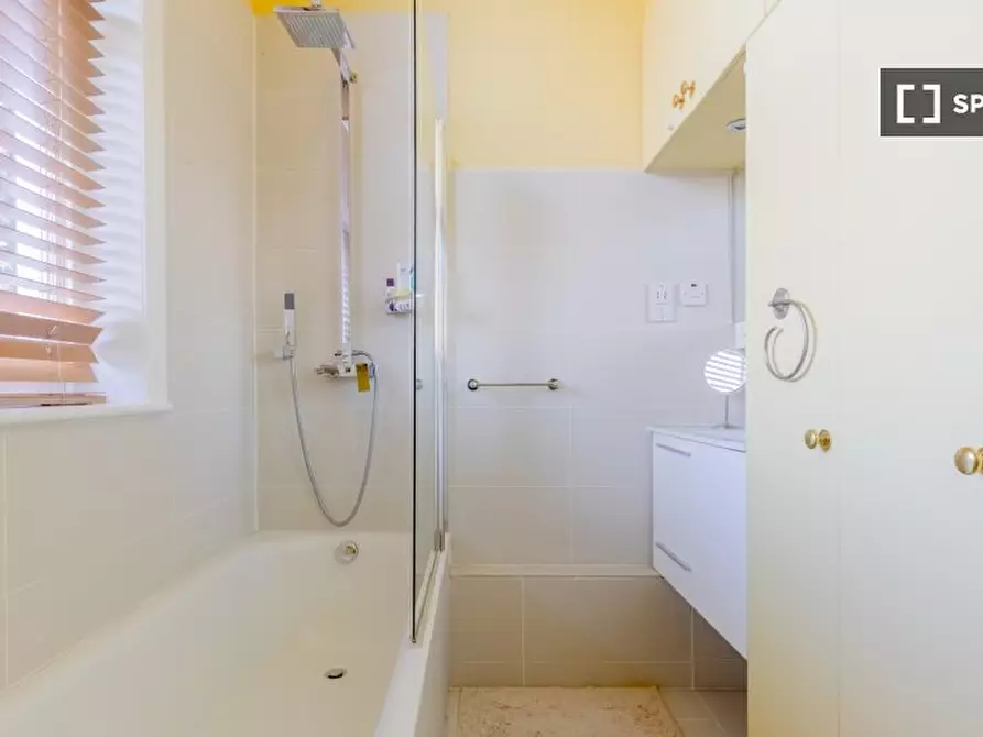 Immagine 10 di Appartamento in affitto  in flat a Kensington