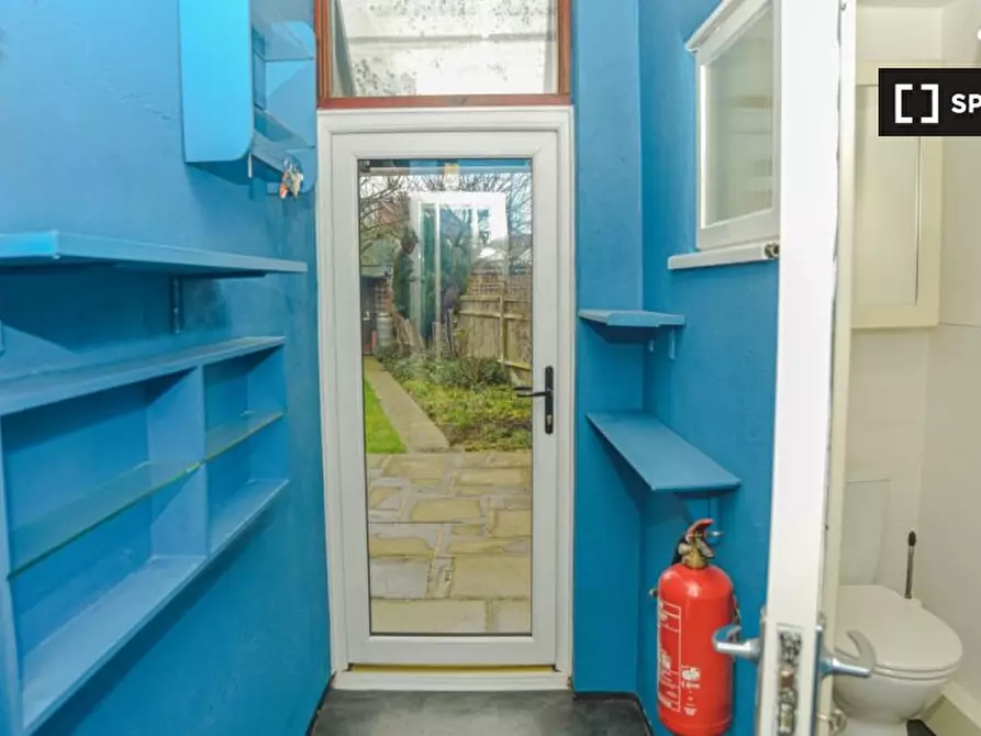Immagine 8 di Camera condivisa in affitto  in CIRCLE GARDEN a Merton