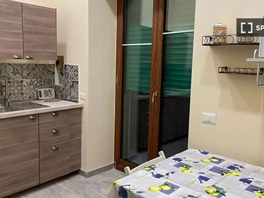 Immagine 9 di Camera condivisa in affitto  in Corso Giuseppe Garibaldi a Napoli