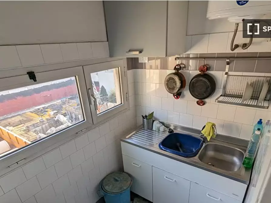 Immagine 5 di Camera condivisa in affitto  in Via Valtellina a Milano