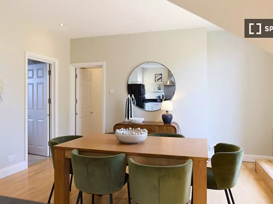 Immagine 8 di Appartamento in affitto  in Santos Road a Wandsworth
