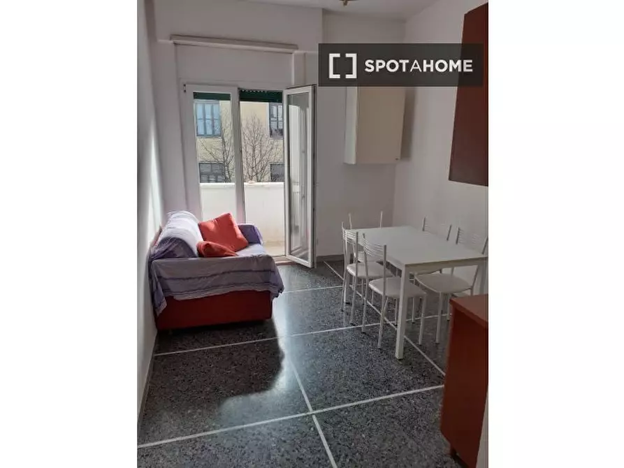 Immagine 1 di Camera condivisa in affitto  in Via Sirte a Roma