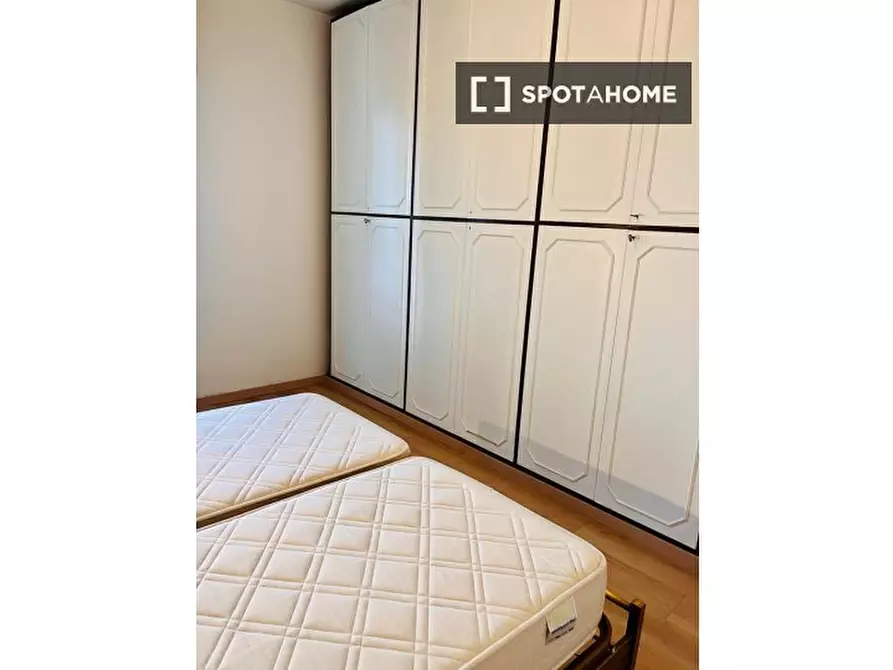 Immagine 2 di Camera condivisa in affitto  in via Ugo Ojetti a Milano