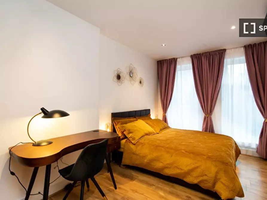 Immagine 11 di Appartamento in affitto  in St John's Hl a Wandsworth