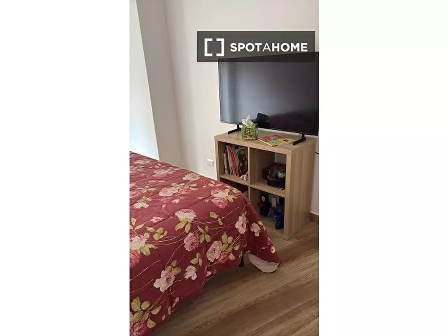 Immagine 3 di Camera condivisa in affitto  in Via Dino Penazzato a Roma