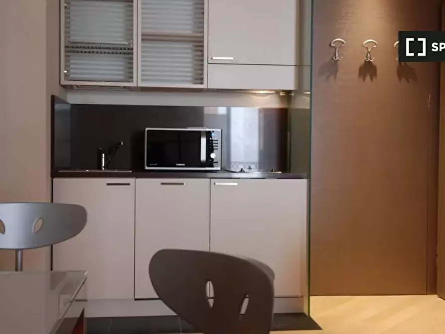 Immagine 8 di Appartamento in affitto  in Via Rizzoli a Bologna