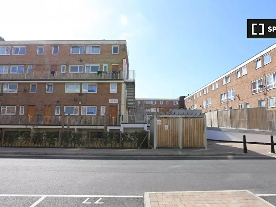 Immagine 3 di Camera condivisa in affitto  in Wager Street a Poplar