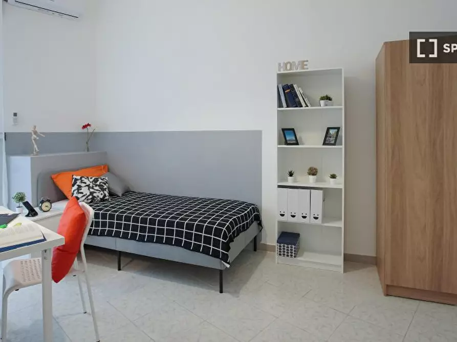 Immagine 5 di Camera condivisa in affitto  in Vico Noce a Napoli