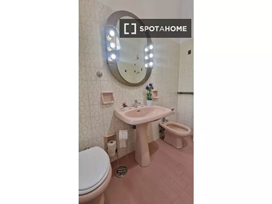 Immagine 16 di Camera condivisa in affitto  in Viale Angelico a Roma