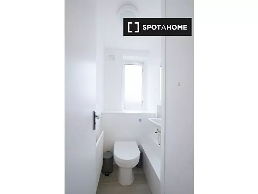 Immagine 7 di Camera condivisa in affitto  in O'Leary Square a Poplar