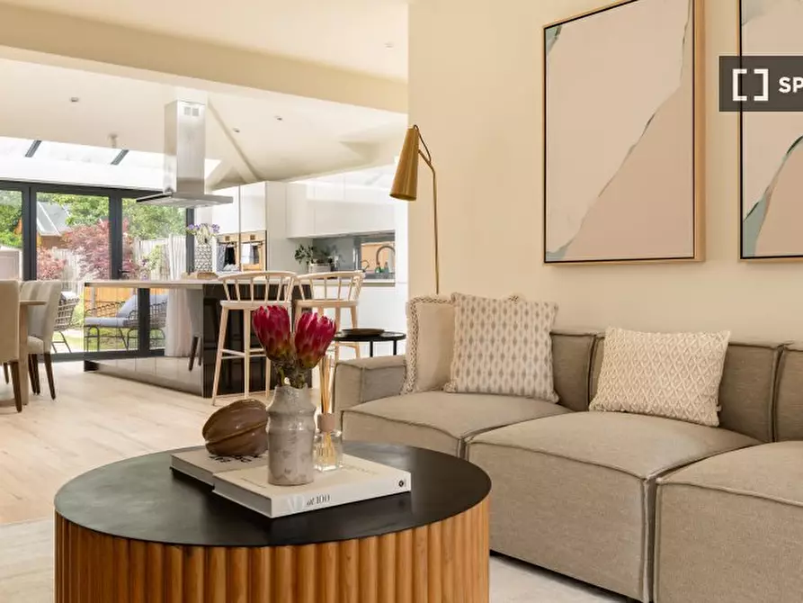 Immagine 18 di Appartamento in affitto  in Lyndhurst Avenue a Barnet