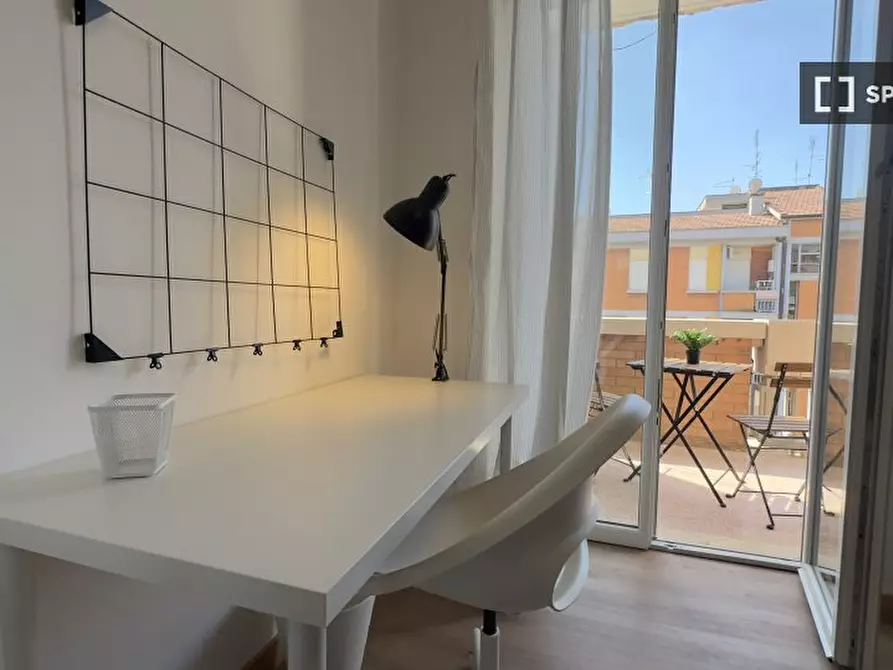 Immagine 12 di Camera condivisa in affitto  in Via Salvatore Pincherle a Roma