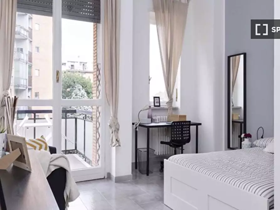 Immagine 3 di Camera condivisa in affitto  in Via Dei Mandorli Milan a Corsico