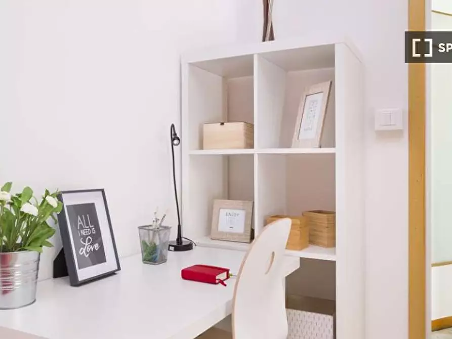 Immagine 1 di Camera condivisa in affitto  in Via Salvatore Barzilai a Milano