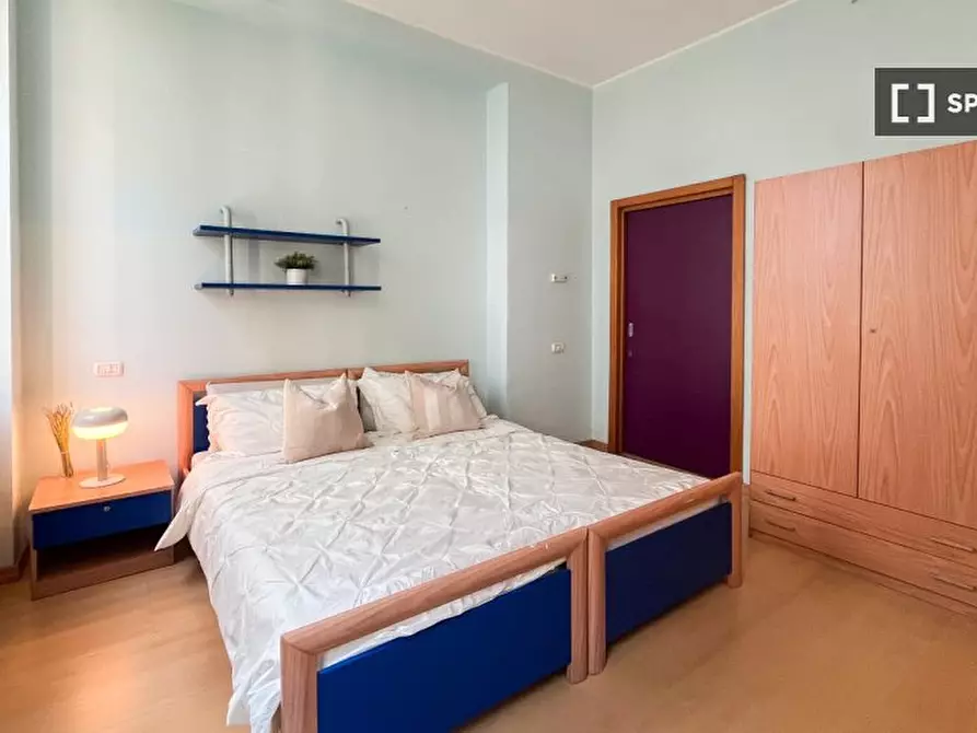 Immagine 1 di Camera condivisa in affitto  in Via Anton Giulio Barrili a Milano