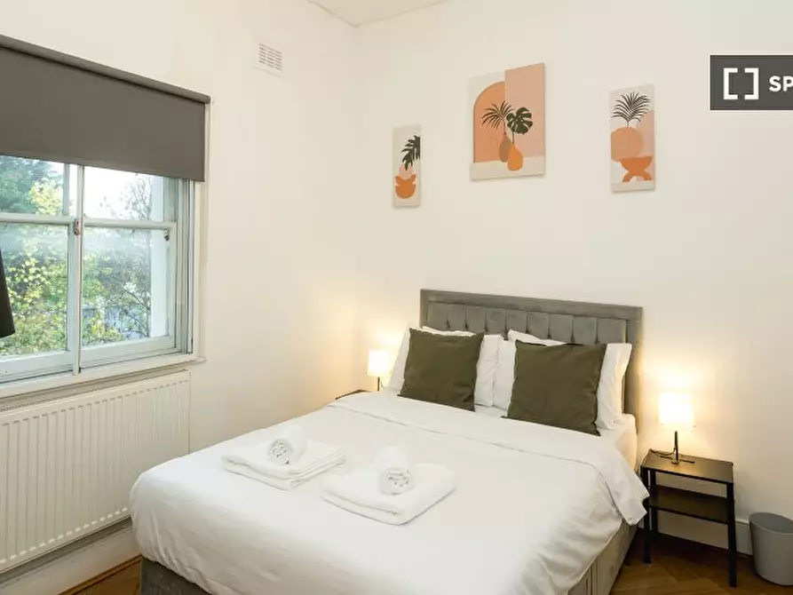 Immagine 8 di Appartamento in affitto  in Cambridge Gardens a Kensington