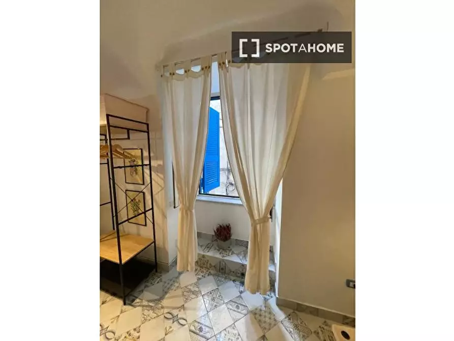 Immagine 18 di Appartamento in affitto  in Vico II Foglie A Santa Chiara a Napoli