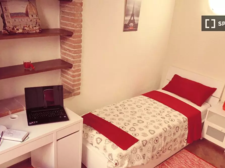 Immagine 8 di Camera condivisa in affitto  in Via dell' Oriuolo a Firenze