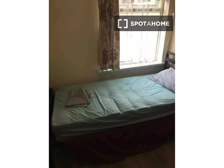 Immagine 2 di Camera condivisa in affitto  in Mill Ave a Hillingdon