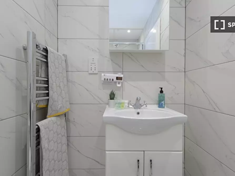 Immagine 10 di Appartamento in affitto  in flat a Tottenham