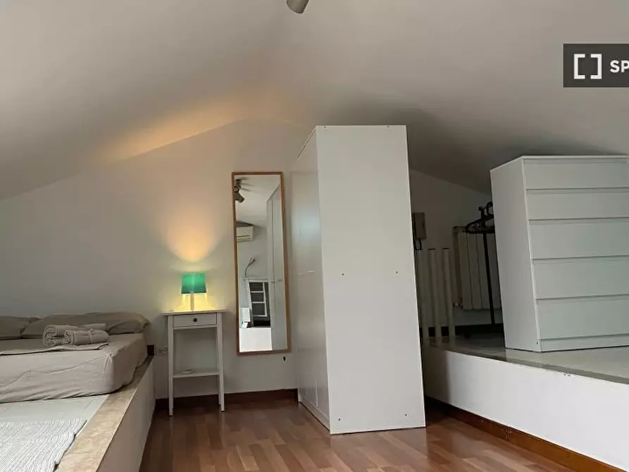 Immagine 5 di Camera condivisa in affitto  in Via dei Macarani a Roma