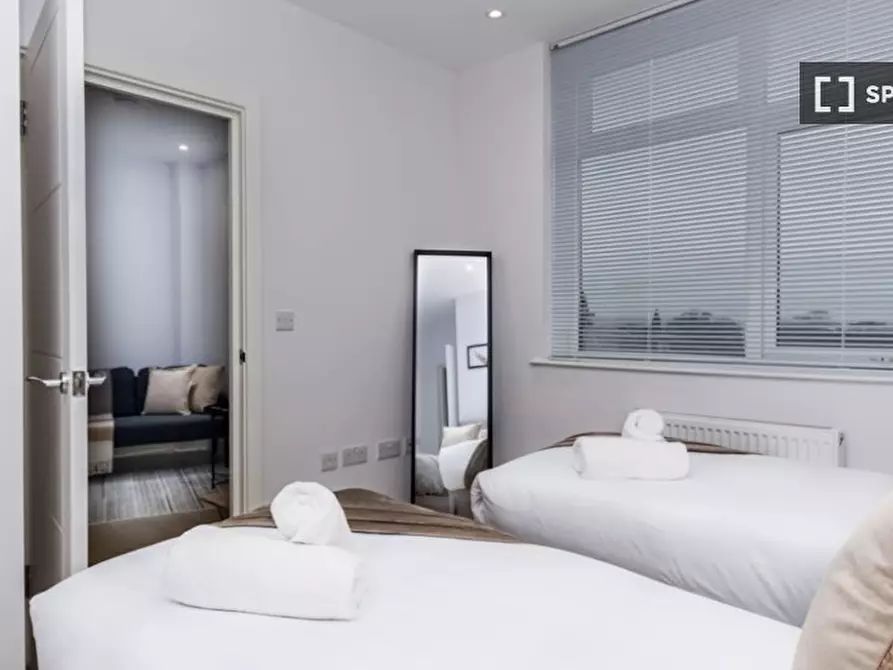 Immagine 5 di Ufficio in affitto  in Buckingham Rd a Aylesbury