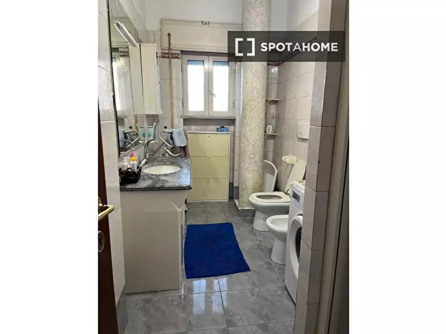 Immagine 6 di Camera condivisa in affitto  in Via Giuseppe Berneri a Roma