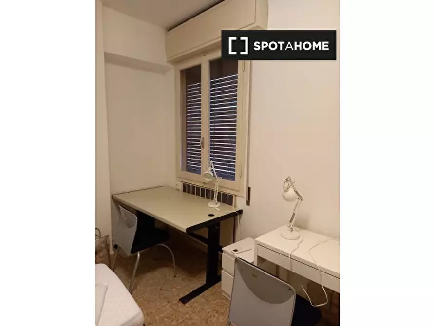 Immagine 4 di Camera condivisa in affitto  in Via Tommaso Salvini a Bologna