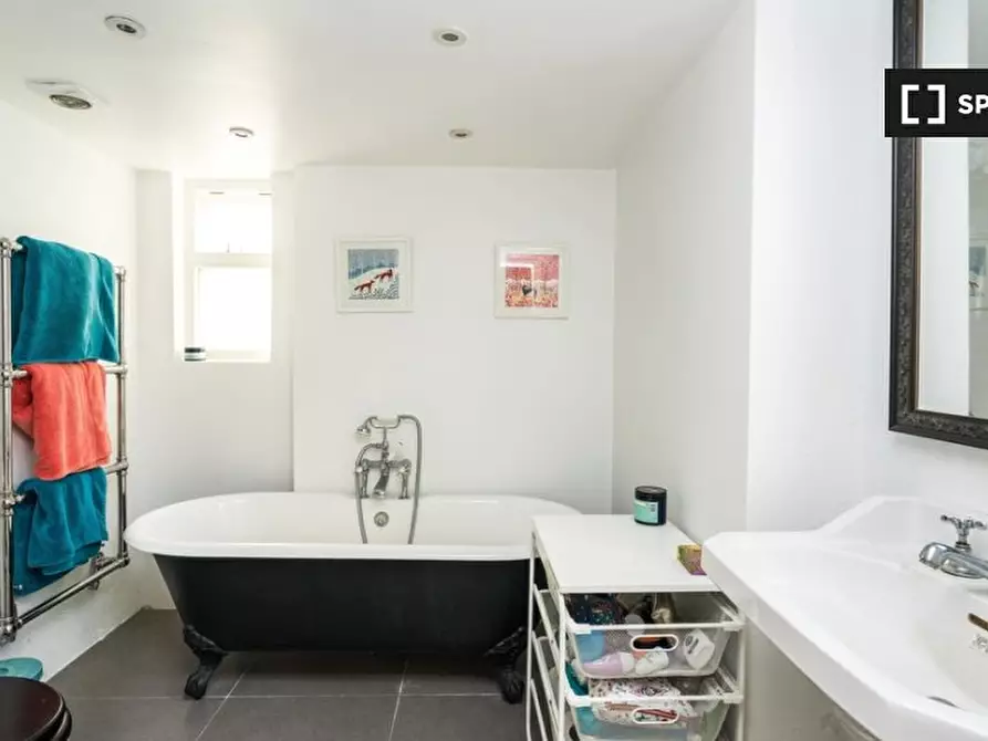 Immagine 9 di Appartamento in affitto  in Garden Flat a Camden Town